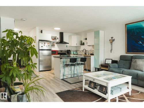 303-10432 76 Ave Nw, Edmonton, AB, T6E1L1 | Card Image