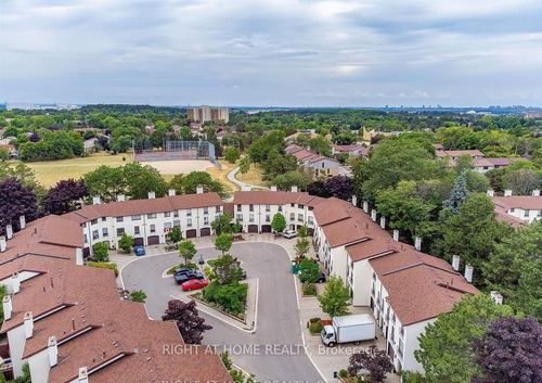 32-6679 Shelter Bay Rd, Mississauga, ON, L5N2A2 | Card Image