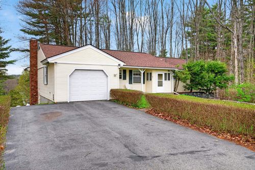 43 Gould Rd, West Lebanon, NH, 03784-1001 | Card Image