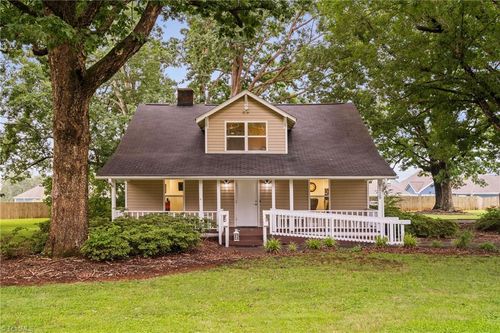 1115 S Fifth St, Mebane, NC, 27302-9182 | Card Image