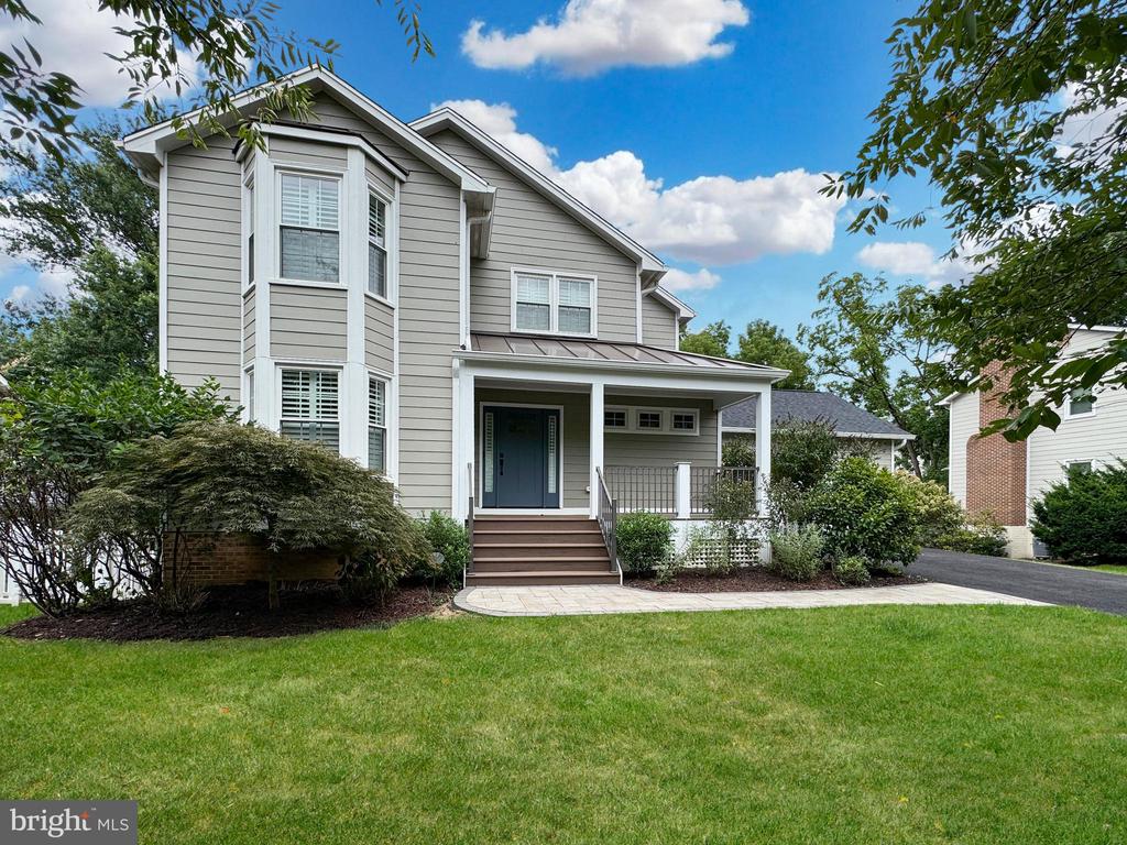 Casemont Dr, Falls Church, VA 22046