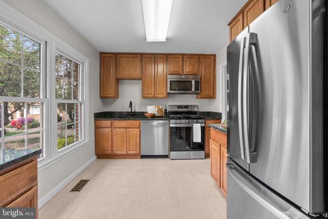 5476 Midship Ct, Townhouse with 4 bedrooms, 3 bathrooms and null parking in BURKE VA | Image 8