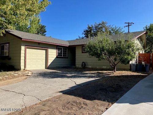 730 James Ct, Reno, NV, 89503-3332 | Card Image