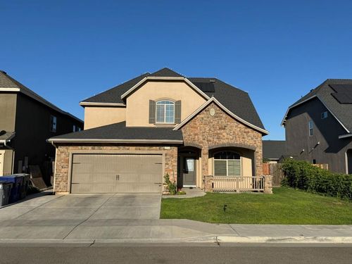 3329 N Shelly Ave, Fresno, CA, 93727-9153 | Card Image