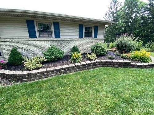 205 Holly Ln, Geneva, IN, 46740-9208 | Card Image