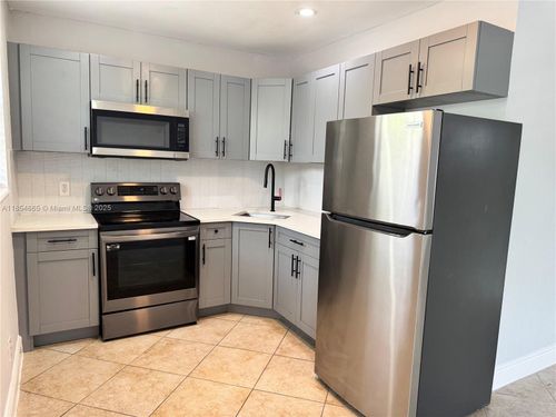 apt-2-214 Sw 15th St, Fort Lauderdale, FL, 33315-1755 | Card Image