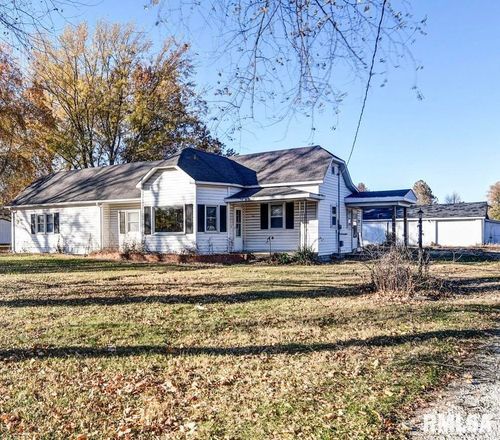 411 W North St, Morrisonville, IL, 62546-6753 | Card Image