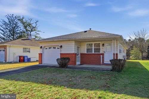 31 Charlotteville Dr S, Toms River, NJ, 08757-4042 | Card Image