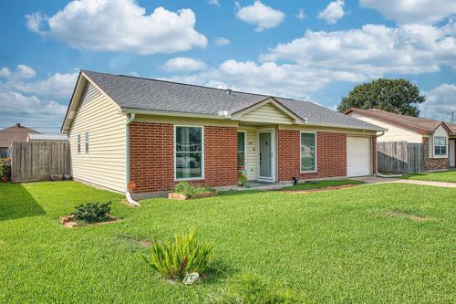 1220 Orange Ave, Nederland, TX, 77627-3732 | Card Image