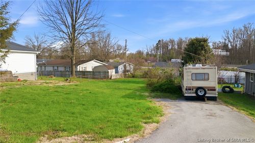 7006 Wilson Ln, Sellersburg, IN, 47172-9328 | Card Image