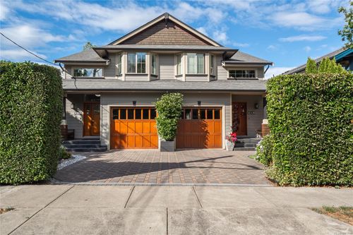 216 Superior St, Victoria, BC, V8V1T3 | Card Image