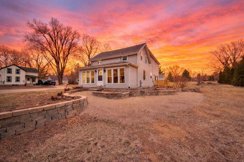 8083 Green St, Dixon, IL, 61021-9429 | Card Image