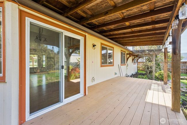 215 James St S, House other with 3 bedrooms, 2 bathrooms and 2 parking in Roy WA | Image 23