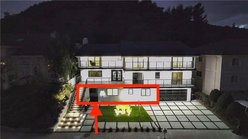 a-3381 Oakmont View Drive, Glendale, CA, 91208 | Card Image