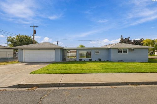 1939 N 18th Ave, Pasco, WA, 99301-3416 | Card Image