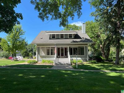 401 2nd St Ne, House other with 4 bedrooms, 2 bathrooms and null parking in Orange City IA | Image 1