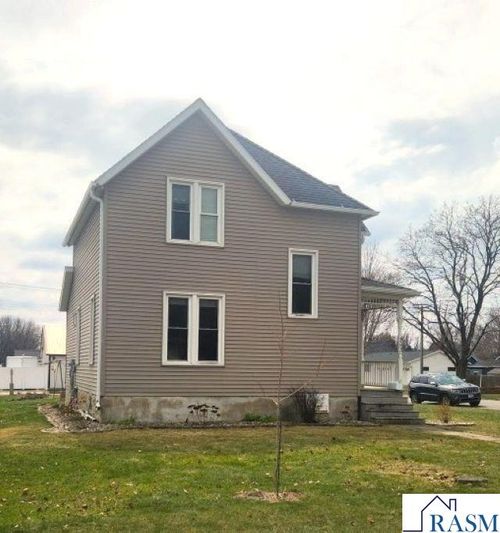 303 Summit St Se, Sleepy Eye, MN, 56085-1763 | Card Image