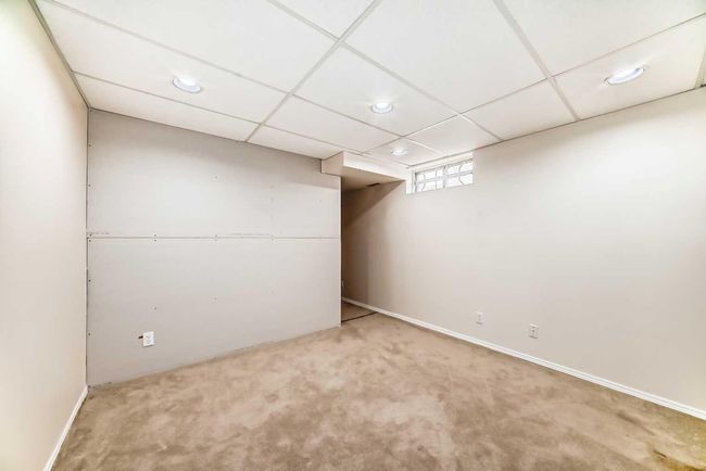 207 Coachway Rd Sw, House other with 3 bedrooms, 3 bathrooms and 2 parking in Calgary AB | Image 41