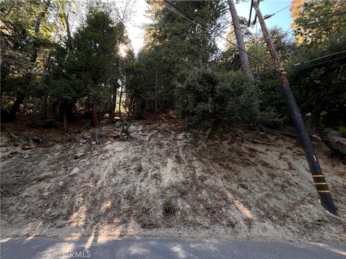 0 Lausanne, Crestline, CA, 92325 | Card Image