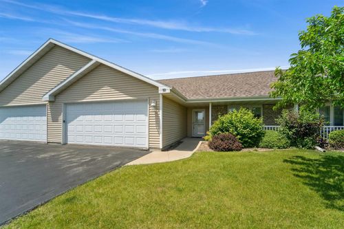 90 Stone Castle Drive, Fond Du Lac, WI, 54935 | Card Image
