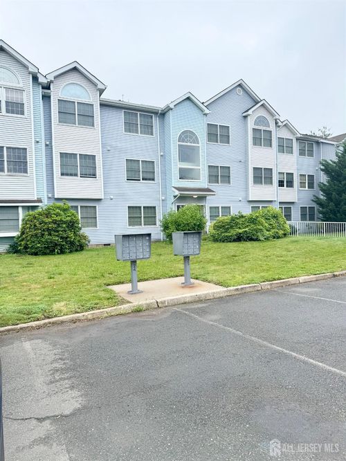 832 Edpas Rd, New Brunswick, NJ, 08901-3815 | Card Image