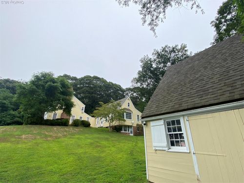 24 Hawkins Rd, Stony Brook, NY, 11790-1811 | Card Image