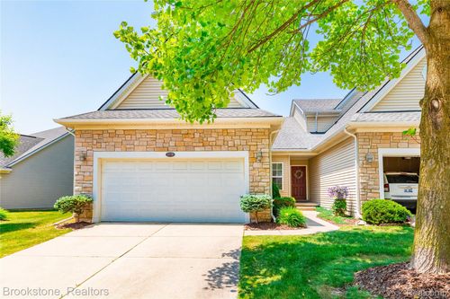 3579 Grove Ln, Auburn Hills, MI, 48326-3983 | Card Image