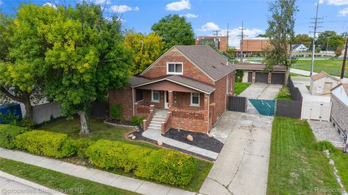 16243 Owen Ave, Eastpointe, MI, 48021-1756 | Card Image