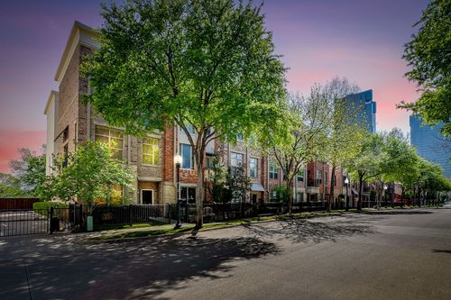 714 E 1st St, Fort Worth, TX, 76102-3211 | Card Image