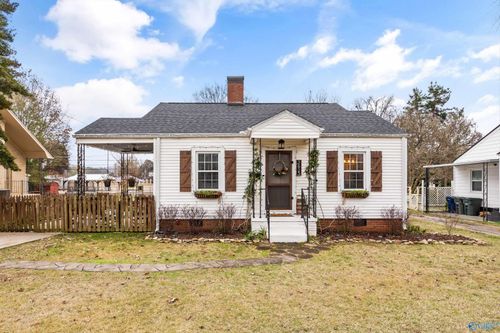 2615 Bonita Cir Sw, Huntsville, AL, 35801-3950 | Card Image