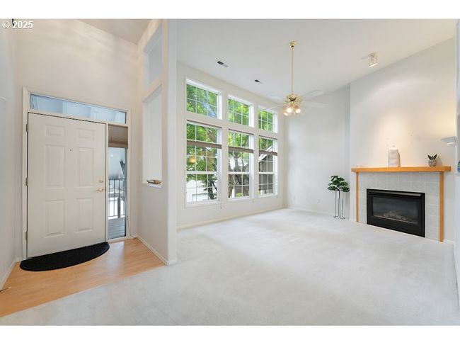Living Room-Fireplace | Image 9