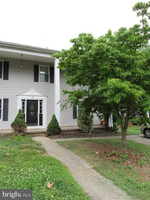 35 Beekman Pl, CHARLES TOWN, WV, 25414-5354 | Card Image