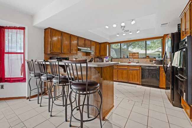 1303 Creekview Dr, House other with 4 bedrooms, 3 bathrooms and null parking in Round Rock TX | Image 9