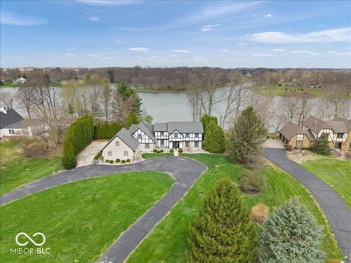 5720 N Sugar Hills Dr, Greenfield, IN, 46140-8664 | Card Image