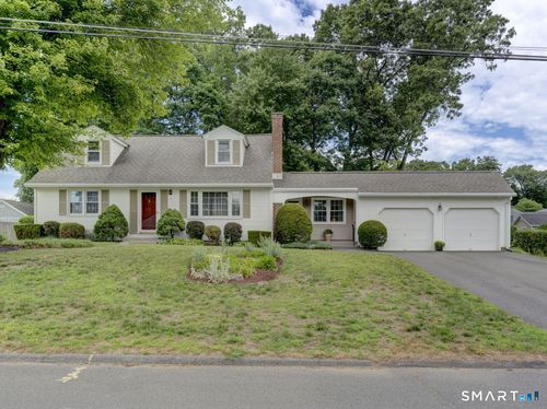 8 Circle Dr, Enfield, CT, 06082-2713 | Card Image