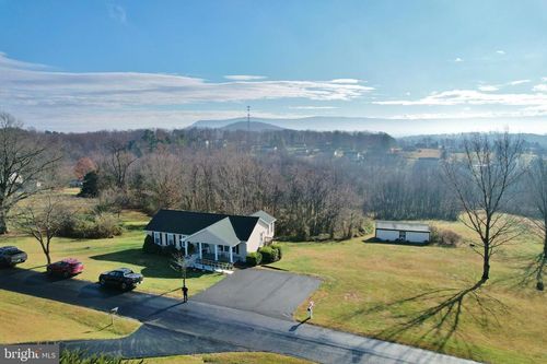 522 Manor Hill Dr, TOMS BROOK, VA, 22660-2549 | Card Image