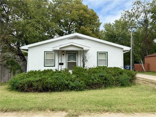 511 E 7th St, Ottawa, KS, 66067-3009 | Card Image