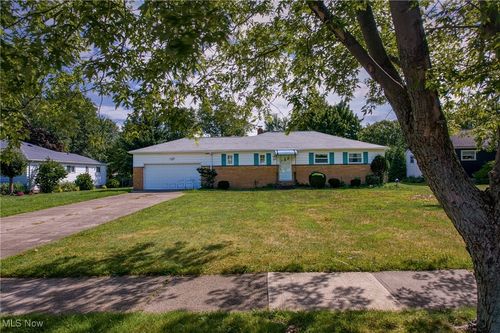 759 Cheriton Dr, Highland Heights, OH, 44143-3012 | Card Image