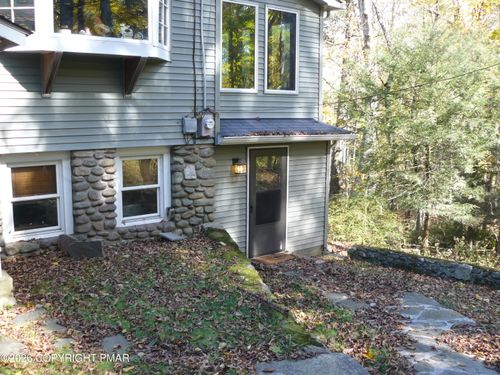 3128 Old Canadensis Hill Rd, Cresco, PA, 18326-7021 | Card Image