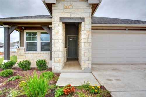 257 Fossil Dr, Kyle, TX, 78640-3640 | Card Image