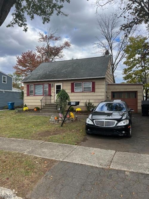 131 Martin Dr, South Plainfield, NJ, 07080-2808 | Card Image