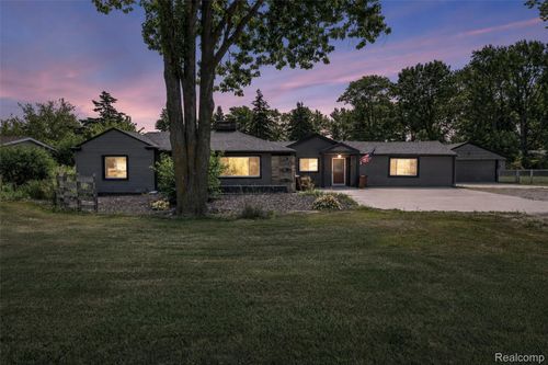38250 S Groesbeck Hwy, Clinton Township, MI, 48036-1928 | Card Image