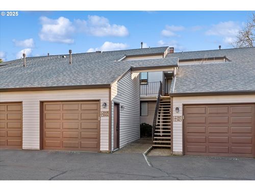 12008 Se 104th Ct, Happy Valley, OR, 97086-7936 | Card Image