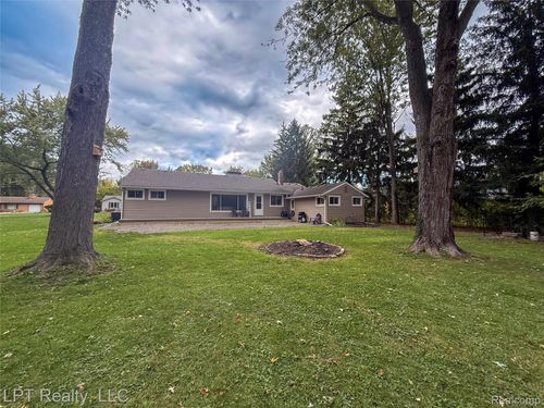 21600 Holly St, Clinton Twp, MI, 48035-1732 | Card Image