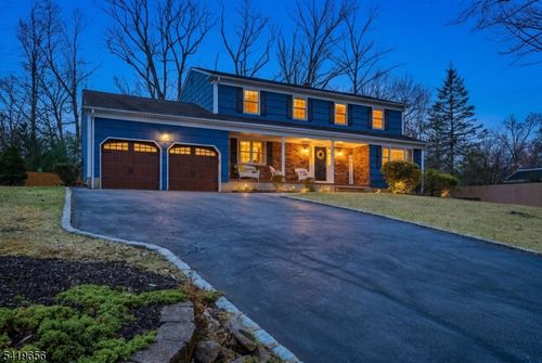 4 Gristmill Rd, Cedar Knolls, NJ, 07927-1202 | Card Image