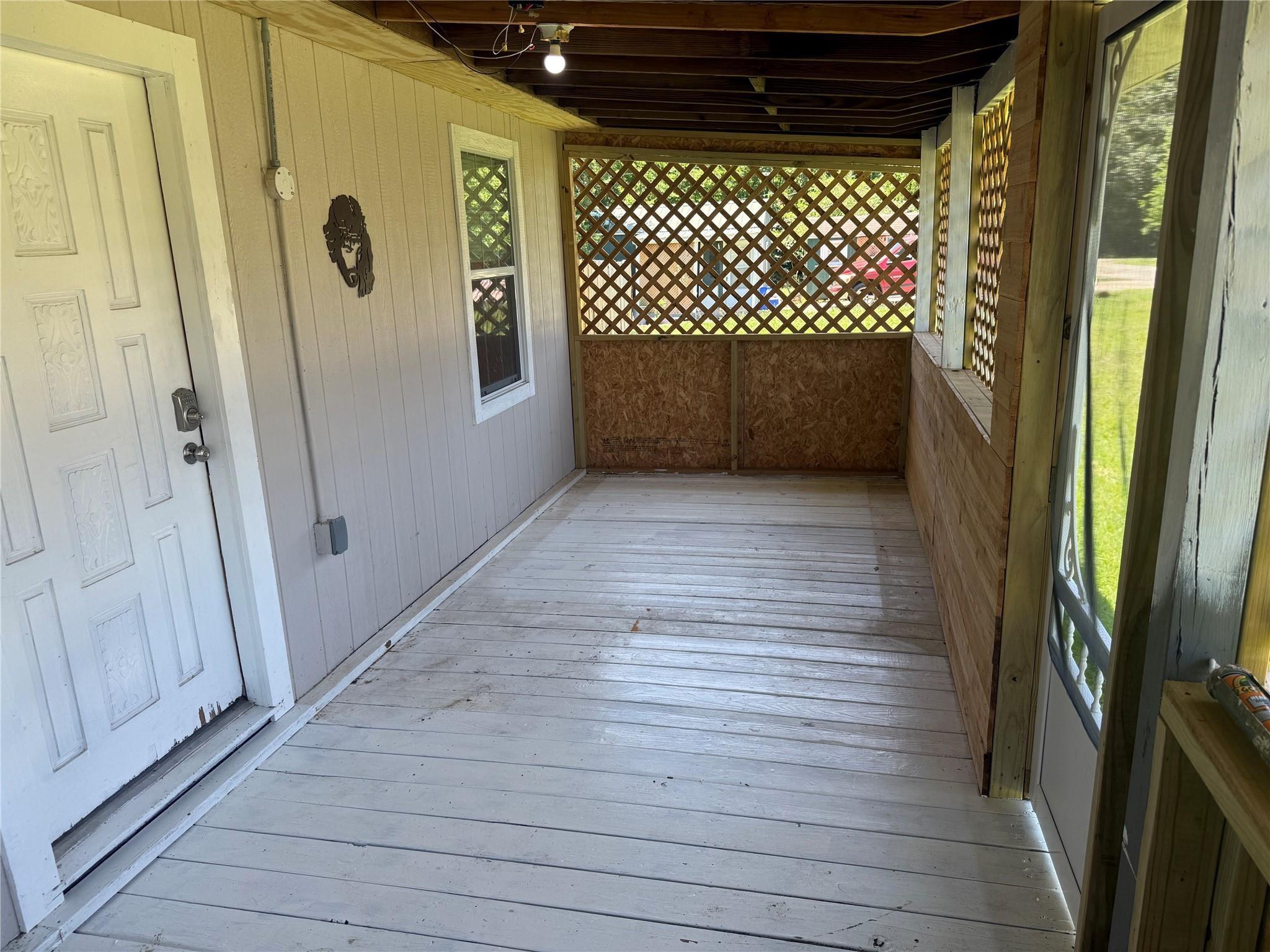 Residential Lease in Willis 4