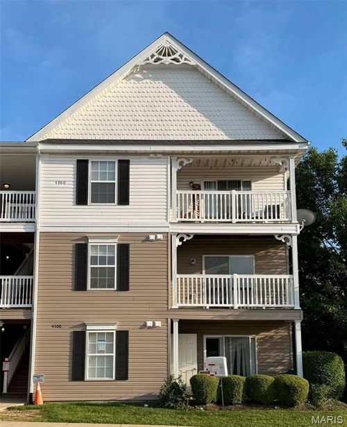 4300 Spring Creek Ln, O Fallon, MO, 63368-7492 | Card Image