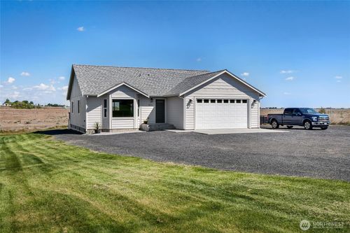 8903 Stonecrest Rd Ne, Moses Lake, WA, 98837-9289 | Card Image