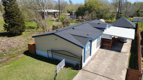 3233 Clarksville St, La Porte, TX, 77571-3861 | Card Image
