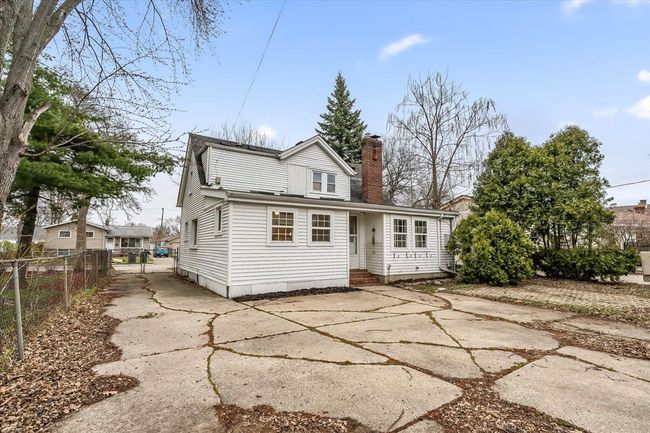 22514 Ridgeway St, House other with 2 bedrooms, 2 bathrooms and null parking in Saint Clair Shores MI | Image 21